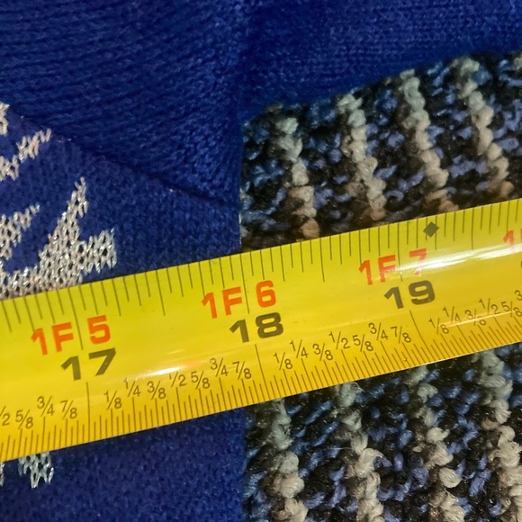 Vancouver Canucks Light Up Women Small XMAS Christmas Holiday UGLY Sweater - Picture 4 of 5